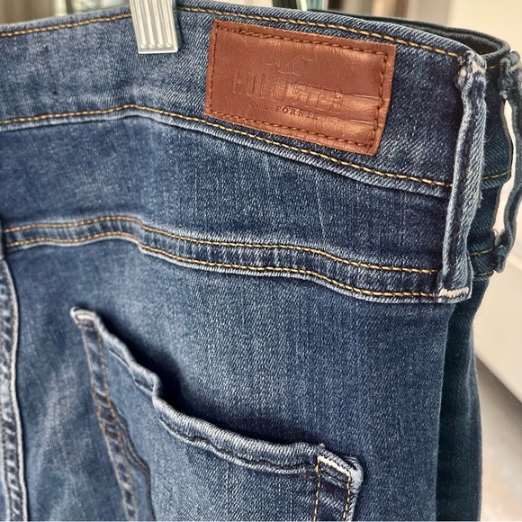 Hollister High Rise Super Skinny Jeans - Picture 4 of 4